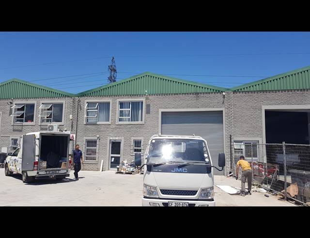 250M² FACTORY TO LET IN SAXENBURG PARK 1